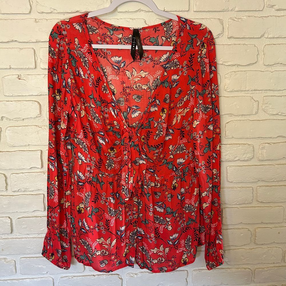 Luna Chix Red Floral V Neck Toe Front Cutout Long Sleeve Top‎ Size Medium
